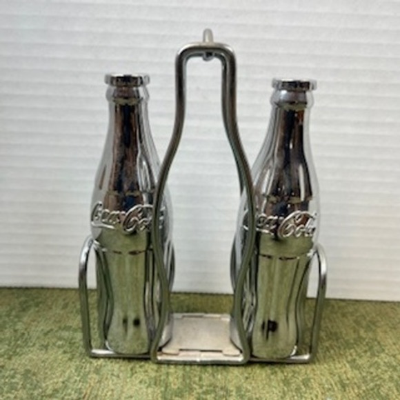 Coca Cola Salt Pepper Shakers Set Chrome Metal Bottles Holder Retro Kitchen - Picture 3 of 8